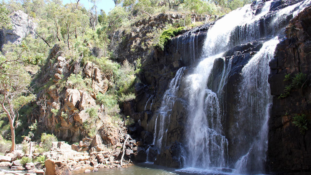 Die MacKenzie Falls