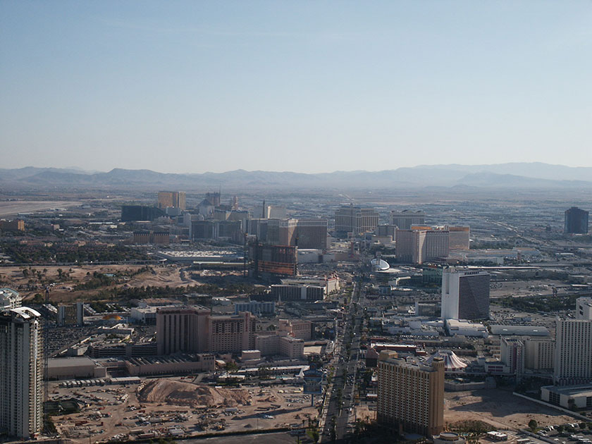 Las Vegas von oben am Tag