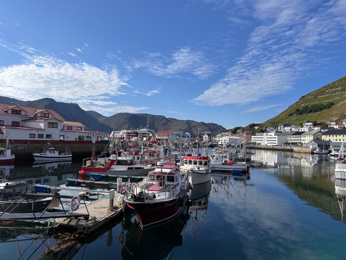Der kleine Hafen von Honningsvåg.