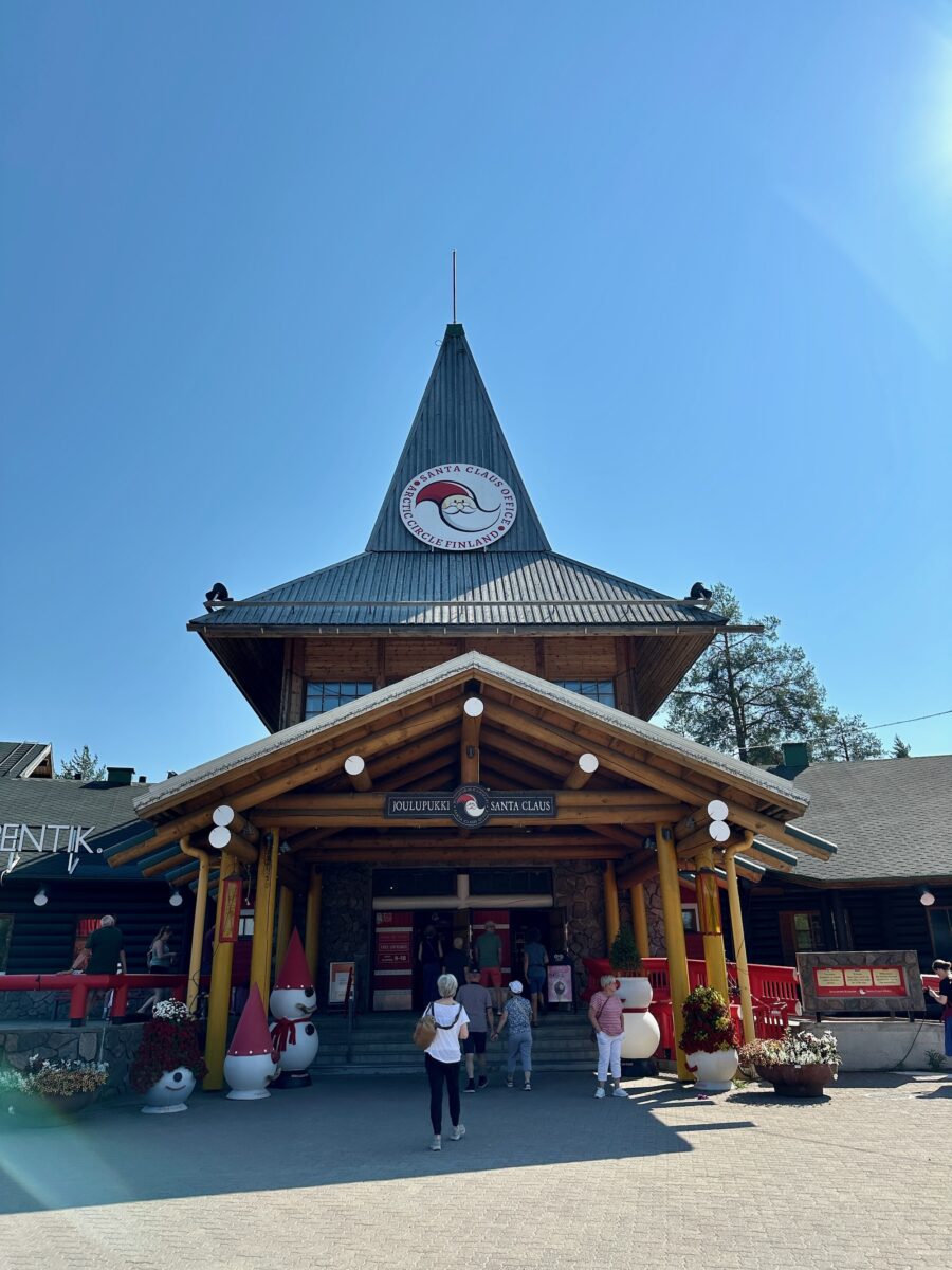 Weihnachten im Sommer, kann man machen, muss man aber nicht.