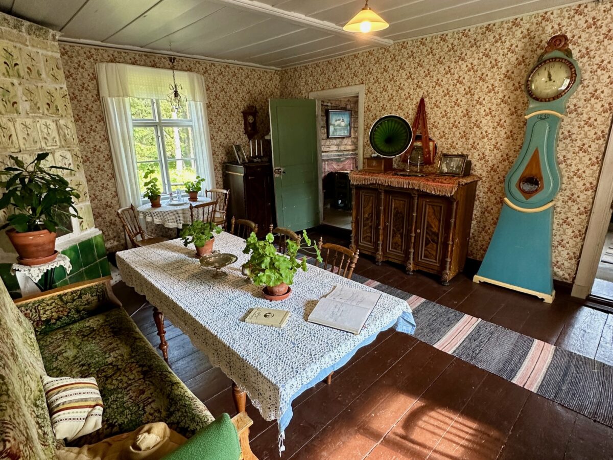 Ein historisches Wohnzimmer in der Gammelstad Kyrkstad.