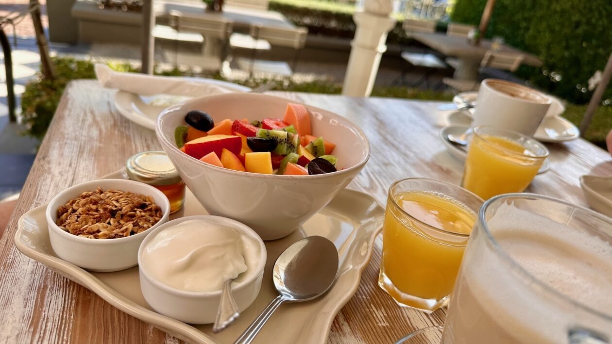 Frühstück mit nussigem Granola