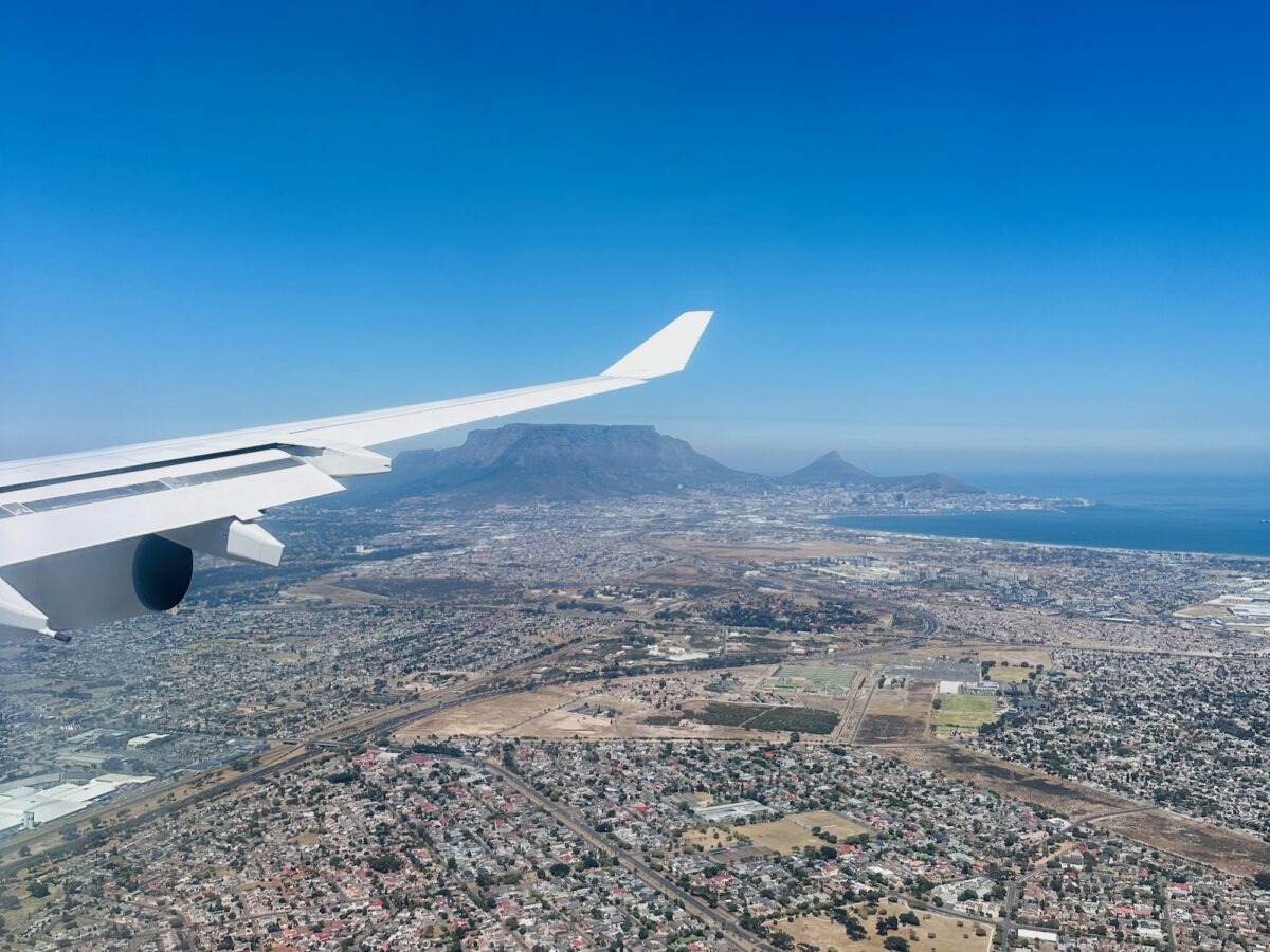 Anflug auf Cape Town mit Tafelberg und Lions Head