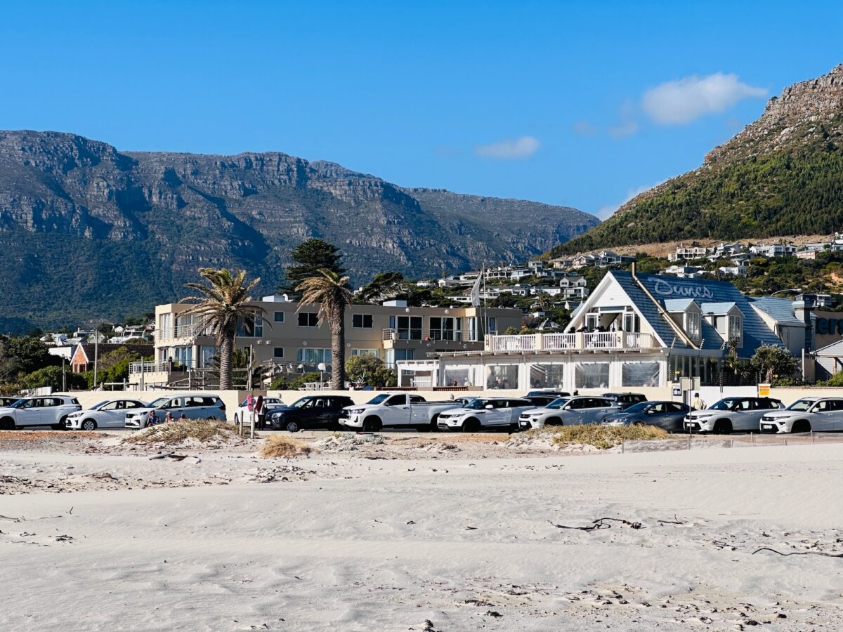 Trotz allem, abends lecker essen im Dunes in Hout Bay